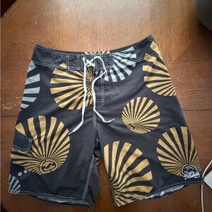 Billabong Men's Black and Yellow Board Shorts